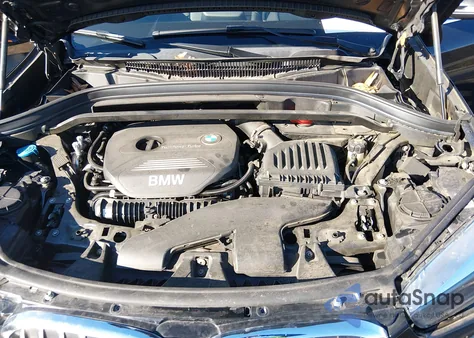 2018 BMW X1 xDrive28I из США, поврежденный, VIN WBXHT3C37J5K31521